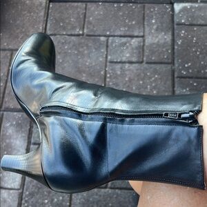 Gianni Bini Black Leather 3” Heeled Boots in size 7M